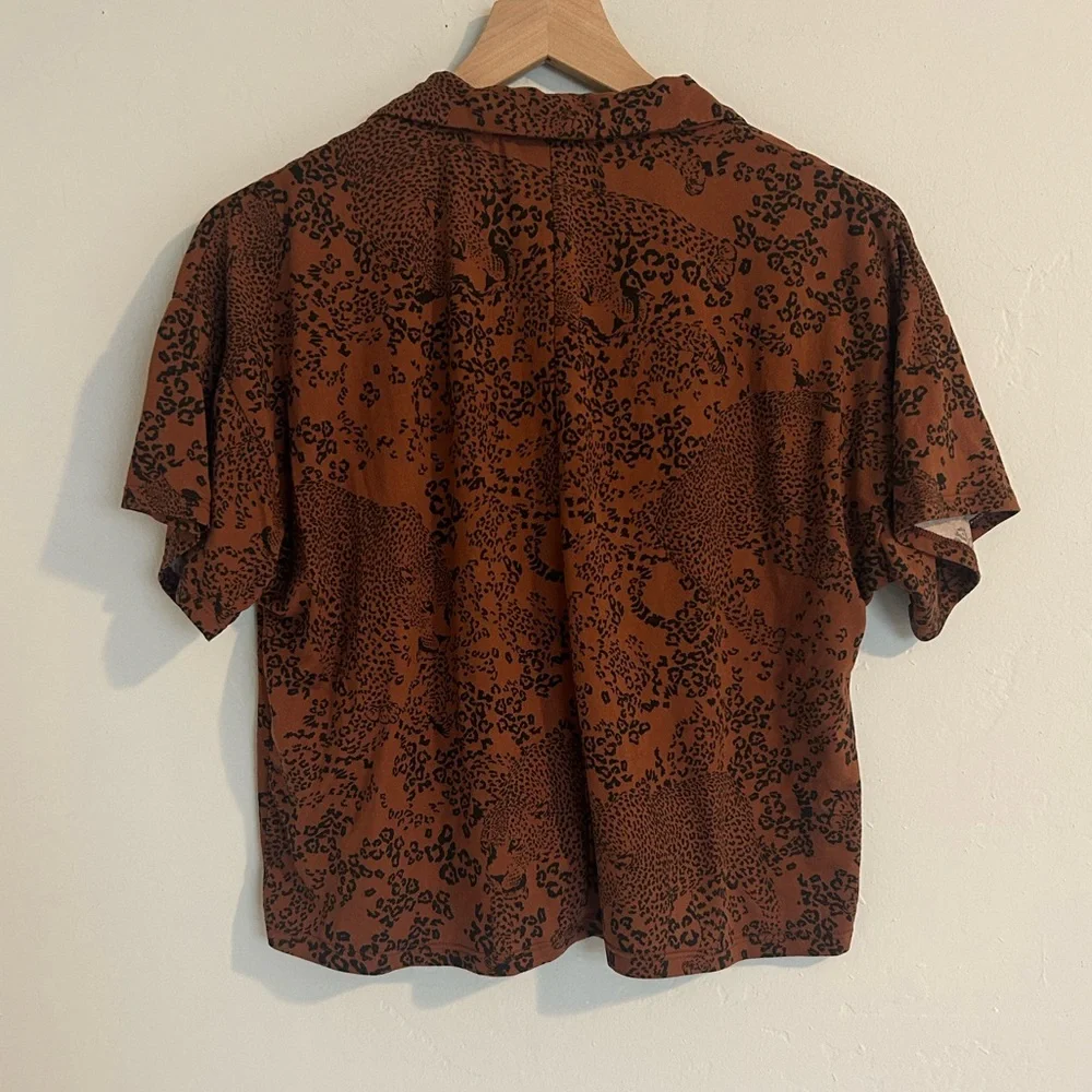 Cropped Button-Down - Picture 4 of 4